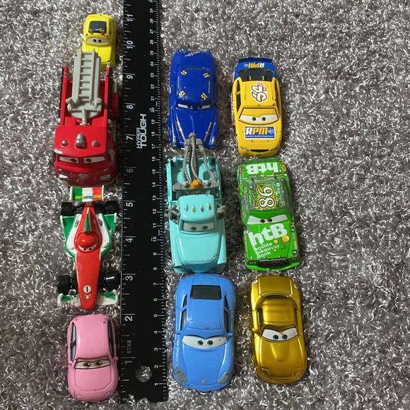 Disney Pixar’s Cars Bundle - Picture 4 of 11